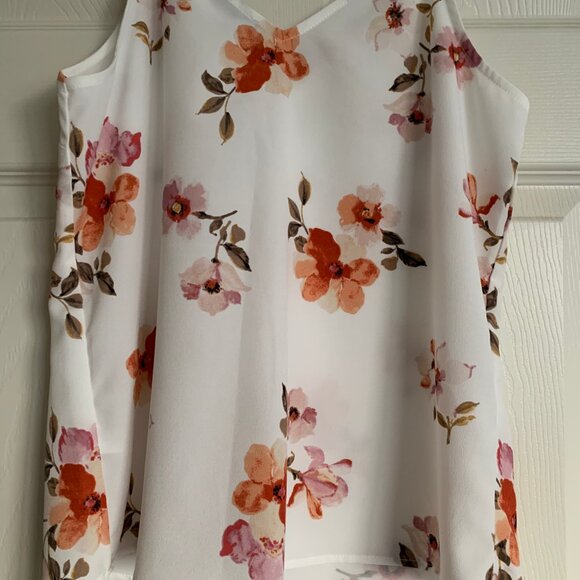 Pretty Floral Camisole - Picture 2 of 9